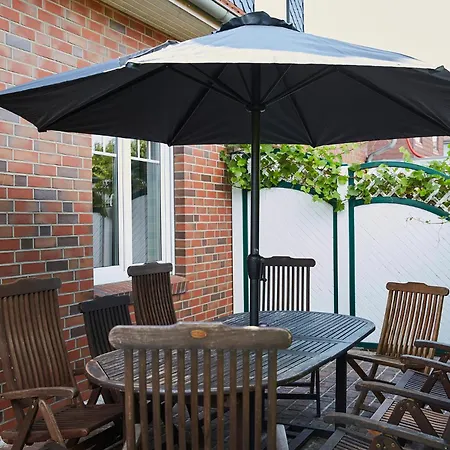 Has & Igel - Maerchenhaft In Bis 10 Personen - 4 Schlafzimmer - Terrasse - 140 Qm - 2 Parkplaetze Unterm Carport 펜션 *
